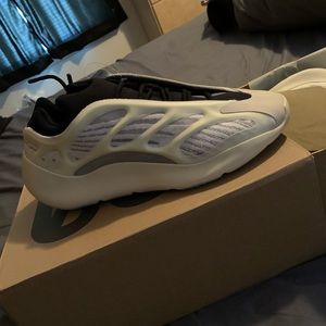 Yeezy 700 azael ‼️